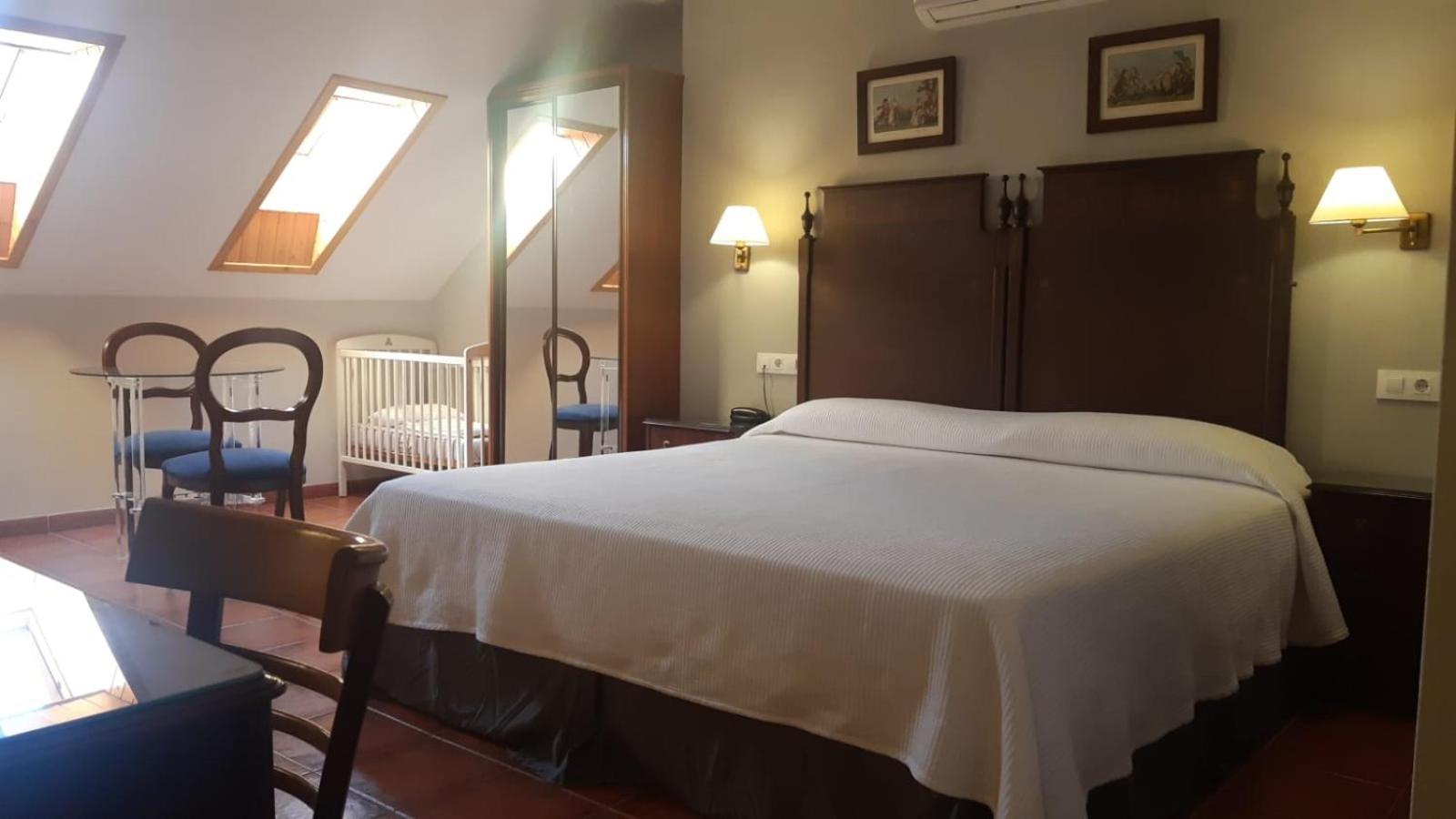 Hotel Iberia Plaza America Caces Dış mekan fotoğraf