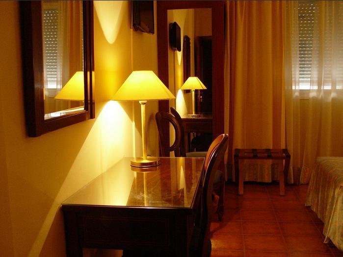 Hotel Iberia Plaza America Caces Dış mekan fotoğraf